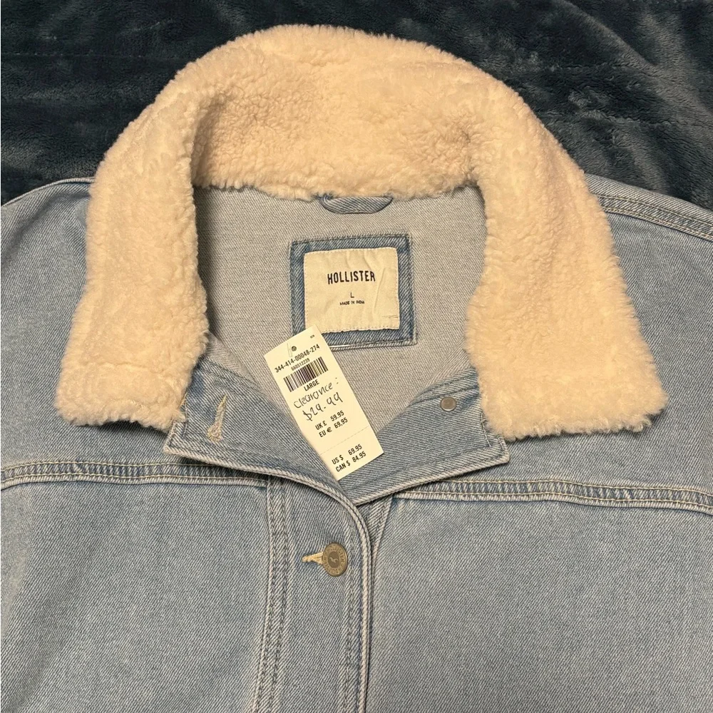 Hollister Denim Jacket with Faux Fur Collar - Picture 4 of 7